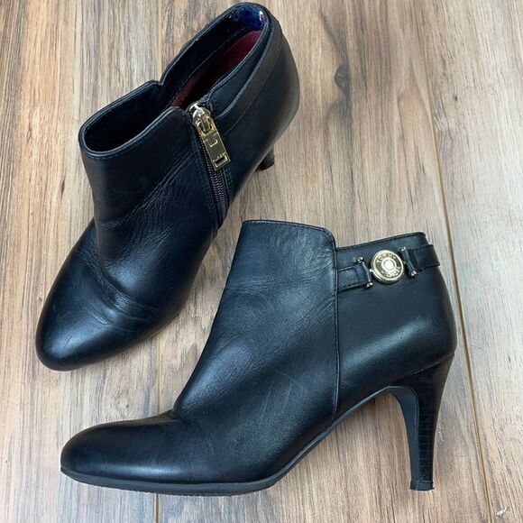 TOMMY HILFIGER Velesia Black Ankle Bootie. size 6 - Picture 6 of 10